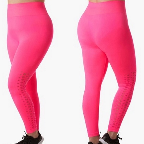 celessence Pants - 1x/2x Hot Pink leggings with cut-out detail!💕